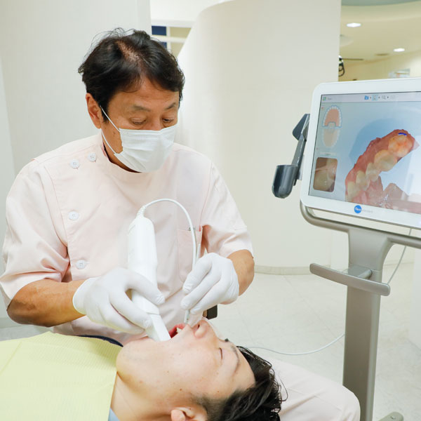 橋本歯科医院 院長 橋本光悦(みつよし)と申します。